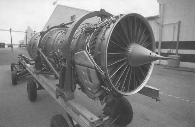 Энциклопедия современной военной авиации 1945-2002: Часть 1. Самолеты - pic_113.jpg