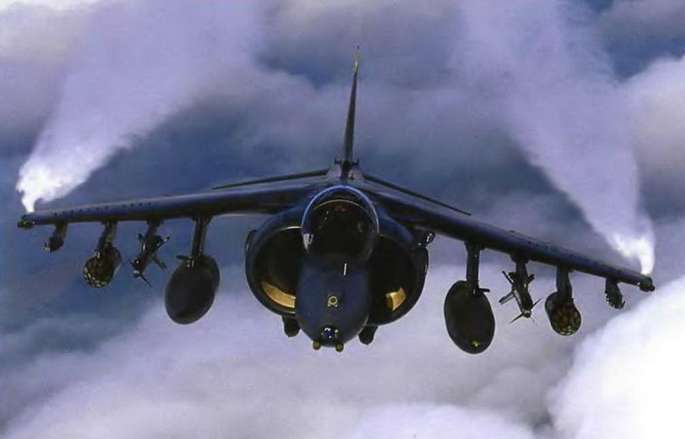 Энциклопедия современной военной авиации 1945-2002: Часть 3. Фотоколлекция - pic_136.jpg