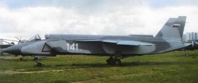 Энциклопедия современной военной авиации 1945-2002: Часть 3. Фотоколлекция - pic_181.jpg