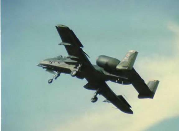 Энциклопедия современной военной авиации 1945-2002: Часть 3. Фотоколлекция - pic_189.jpg