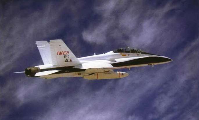 Энциклопедия современной военной авиации 1945-2002: Часть 3. Фотоколлекция - pic_214.jpg