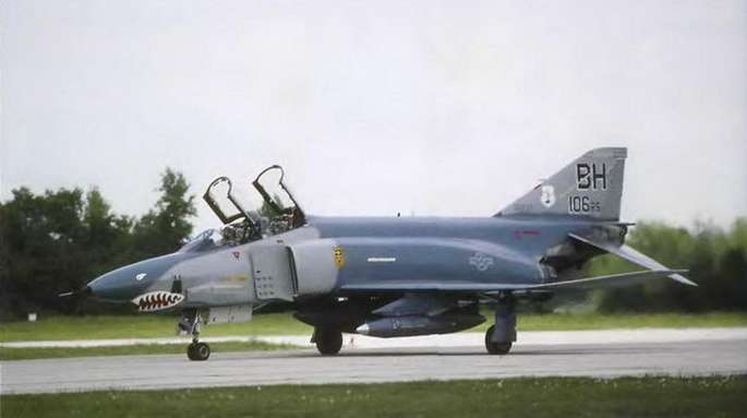 Энциклопедия современной военной авиации 1945-2002: Часть 3. Фотоколлекция - pic_216.jpg