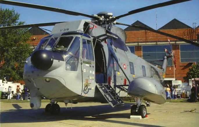 Энциклопедия современной военной авиации 1945-2002: Часть 3. Фотоколлекция - pic_233.jpg