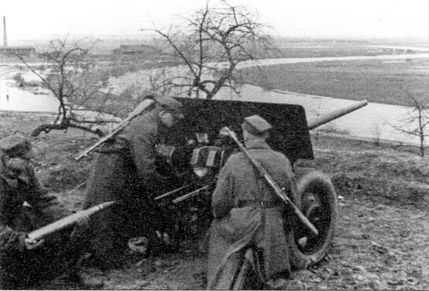 У стен Берлина - i_026.jpg