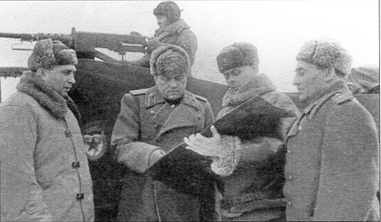 У стен Берлина - i_028.jpg