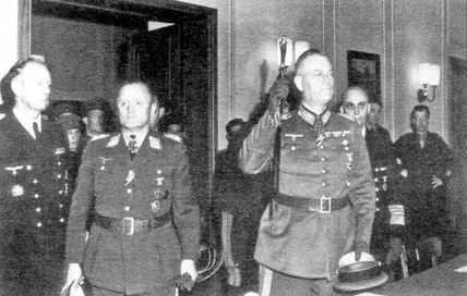 У стен Берлина - i_036.jpg