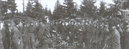 У стен Ленинграда - i_014.jpg