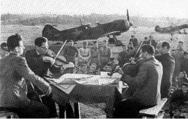 Песенная летопись Великой Отечественной войны - i_023.jpg