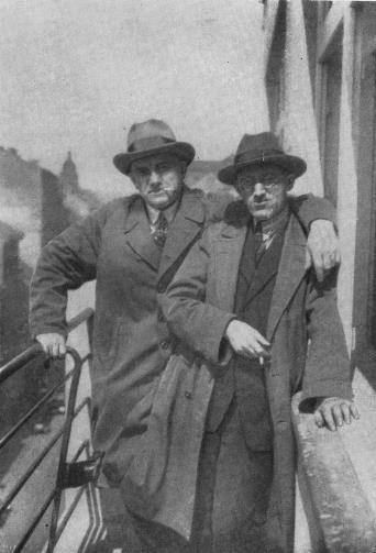 Том 8. Стихотворения, поэма, очерки 1927 - i_008.jpg