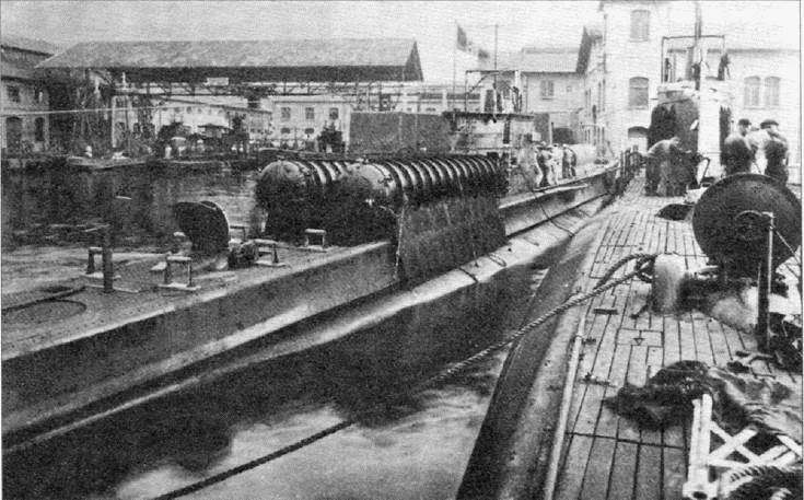 Люди, оседлавшие торпеды - i_029.jpg