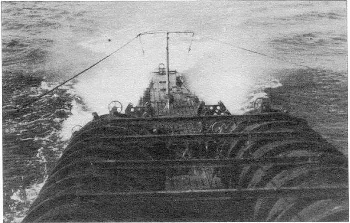 Люди, оседлавшие торпеды - i_095.jpg