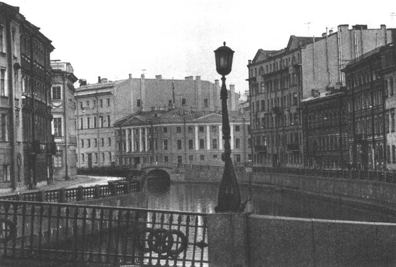 Жизнь Достоевского. Сквозь сумрак белых ночей - i_009.jpg