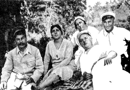 Сталинизм. Народная монархия - i_018.jpg