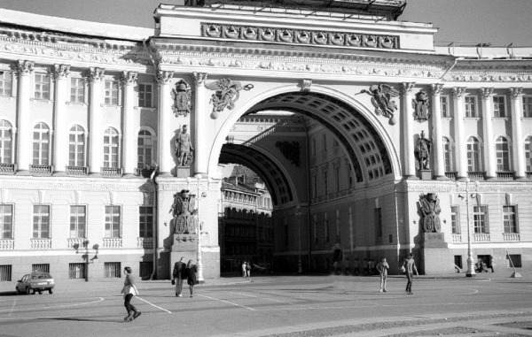 Легендарные улицы Санкт-Петербурга - i_012.jpg