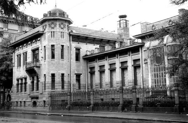 Легендарные улицы Санкт-Петербурга - i_024.jpg