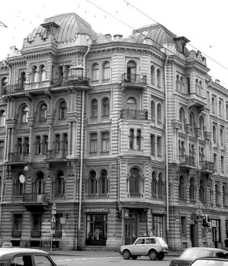 Легендарные улицы Санкт-Петербурга - i_025.jpg