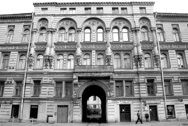 Легендарные улицы Санкт-Петербурга - i_033.jpg