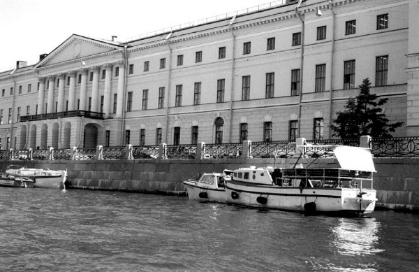 Легендарные улицы Санкт-Петербурга - i_044.jpg