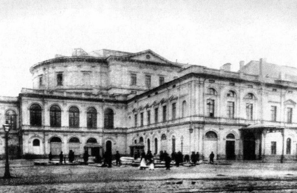 Партер и карцер. Воспоминания офицера и театрала - i_034.jpg