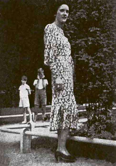 Тайны парижских манекенщиц (сборник) - i_010.jpg