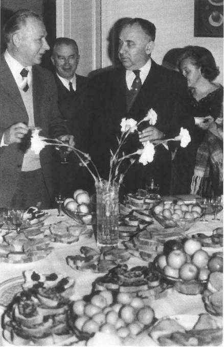 Иосиф Григулевич. Разведчик, «которому везло» - i_050.jpg