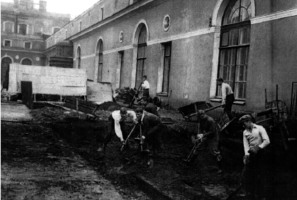 Петербургские арабески - i_033.png