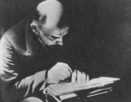 Дзига Вертов - i_044.jpg