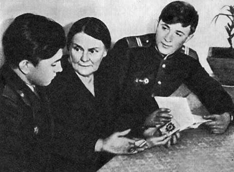 Юность уходит в бой - _74.jpg