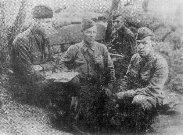 Гвардейцы в боях - _06.jpg