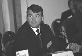 Сердюков гейт. Мебель, женщины, миллиарды. Жизнь и нравы вредителей XXI века - i_004.jpg