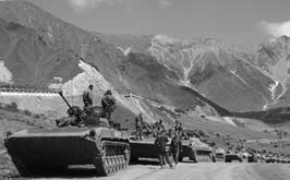 Сердюков гейт. Мебель, женщины, миллиарды. Жизнь и нравы вредителей XXI века - i_023.jpg