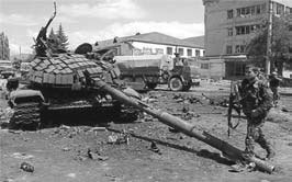 Сердюков гейт. Мебель, женщины, миллиарды. Жизнь и нравы вредителей XXI века - i_029.jpg