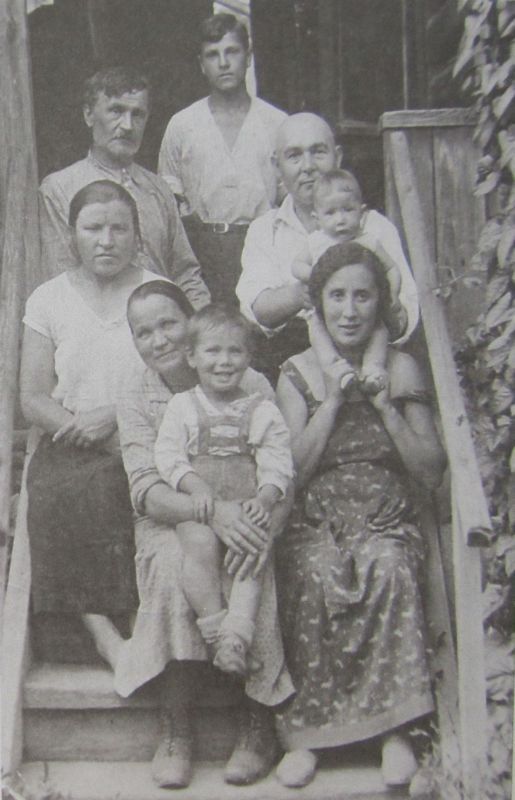 Между шкафом и небом - i_001.jpg