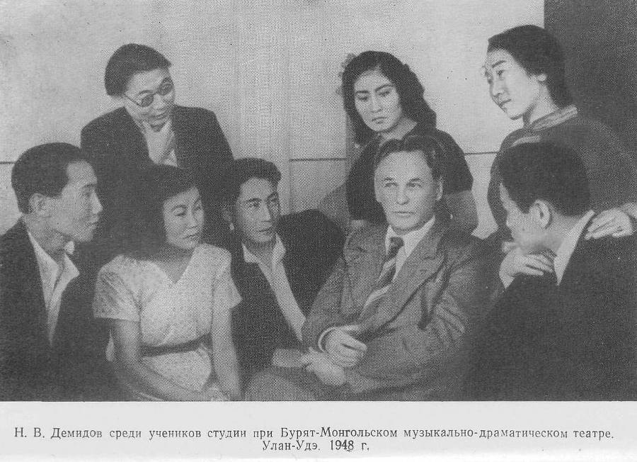 Искусство жить на сцене - doc2fb_image_02000004.jpg