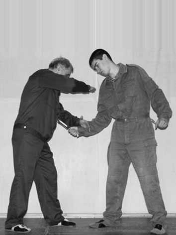 Энциклопедия самозащиты. Как выжить в мире насилия - i_008.jpg