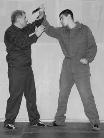 Энциклопедия самозащиты. Как выжить в мире насилия - i_011.jpg