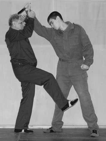 Энциклопедия самозащиты. Как выжить в мире насилия - i_012.jpg