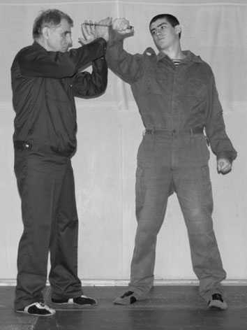 Энциклопедия самозащиты. Как выжить в мире насилия - i_017.jpg