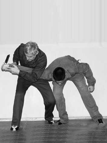 Энциклопедия самозащиты. Как выжить в мире насилия - i_029.jpg