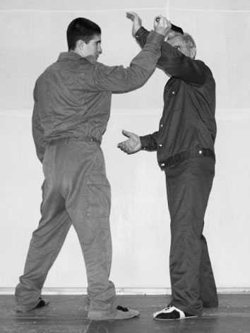 Энциклопедия самозащиты. Как выжить в мире насилия - i_033.jpg