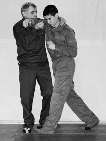 Энциклопедия самозащиты. Как выжить в мире насилия - i_049.jpg