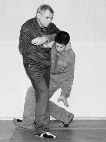 Энциклопедия самозащиты. Как выжить в мире насилия - i_051.jpg