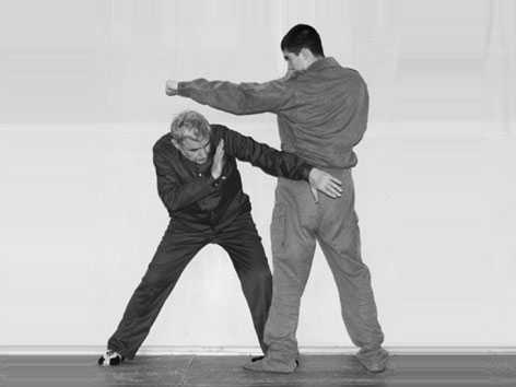 Энциклопедия самозащиты. Как выжить в мире насилия - i_052.jpg