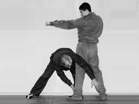 Энциклопедия самозащиты. Как выжить в мире насилия - i_053.jpg