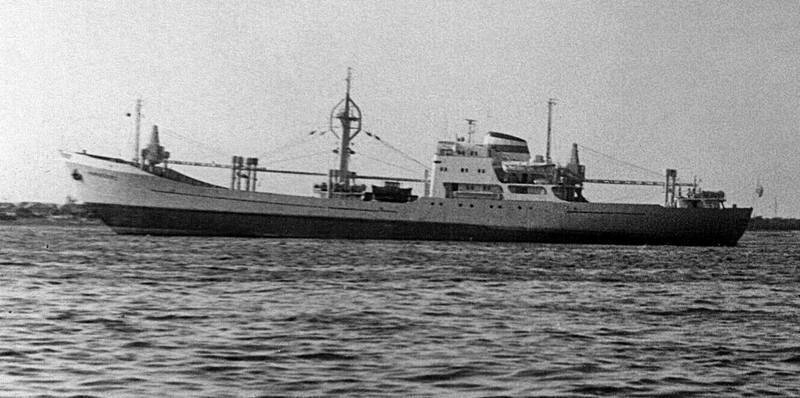 В море – дома, на берегу – в гостях. Записки моряка дальнего плавания - i_014.jpg