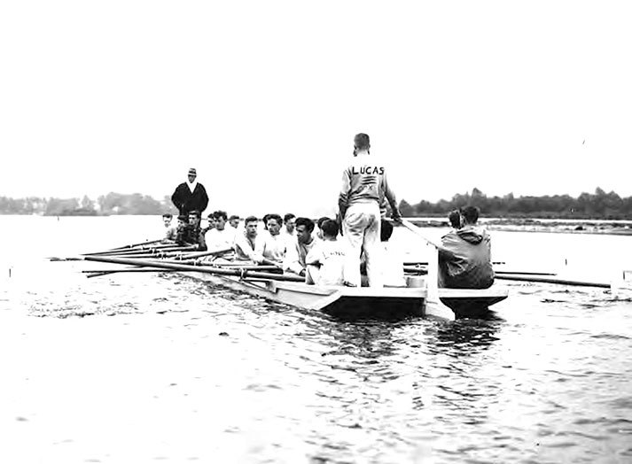 Мальчики в лодке - i_012.jpg