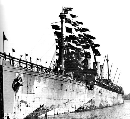 Лайнеры на войне. «Лузитания», «Кайзер Вильгельм дер Гроссе», «Куин Элизабет» и другие - i_013.jpg