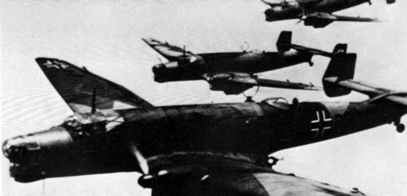 Летающие крепости Гитлера в бою. «Урал-бомбер» Не-177 «Грайф» - i_005.jpg