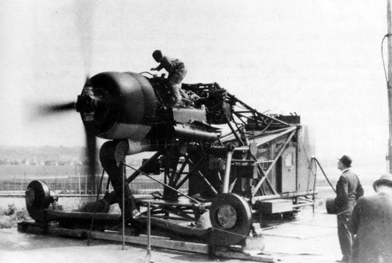 Летающие крепости Гитлера в бою. «Урал-бомбер» Не-177 «Грайф» - i_018.jpg