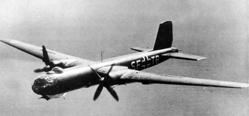 Летающие крепости Гитлера в бою. «Урал-бомбер» Не-177 «Грайф» - i_022.jpg